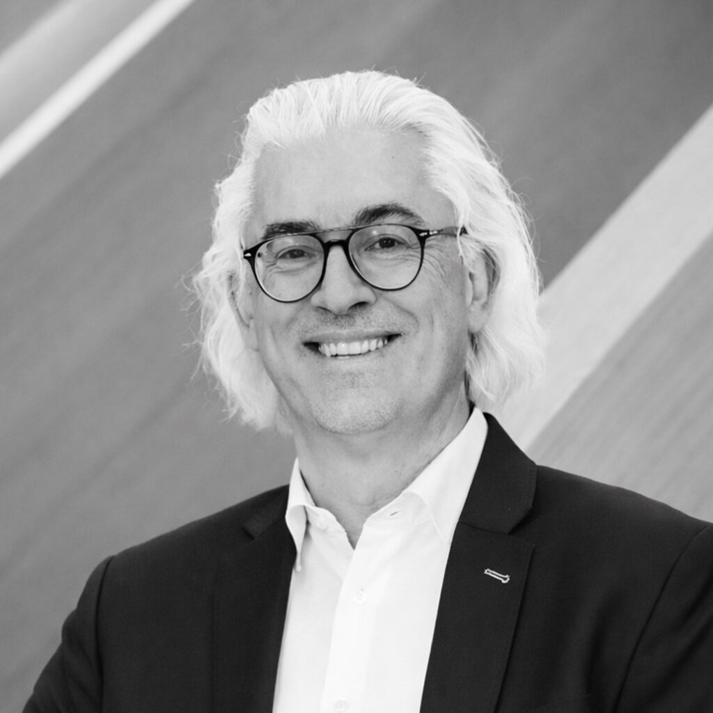 Dr. Sinan Perin